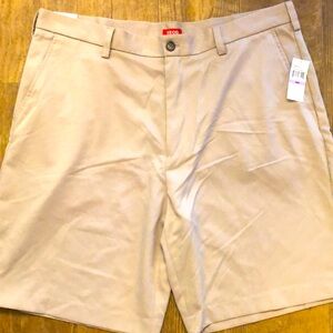 Izod NEW Men’s Golf Shorts Khaki 38